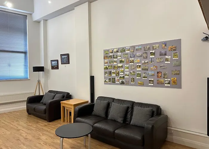 City Centre 3 Bedrooms Apartment With Parking