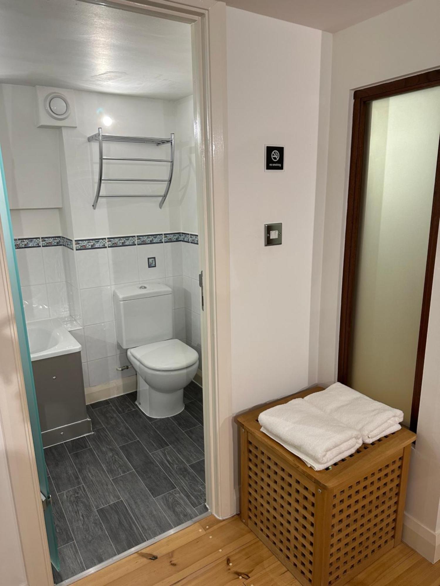 Centre 3 Bedrooms With Parking * Ноттингем
