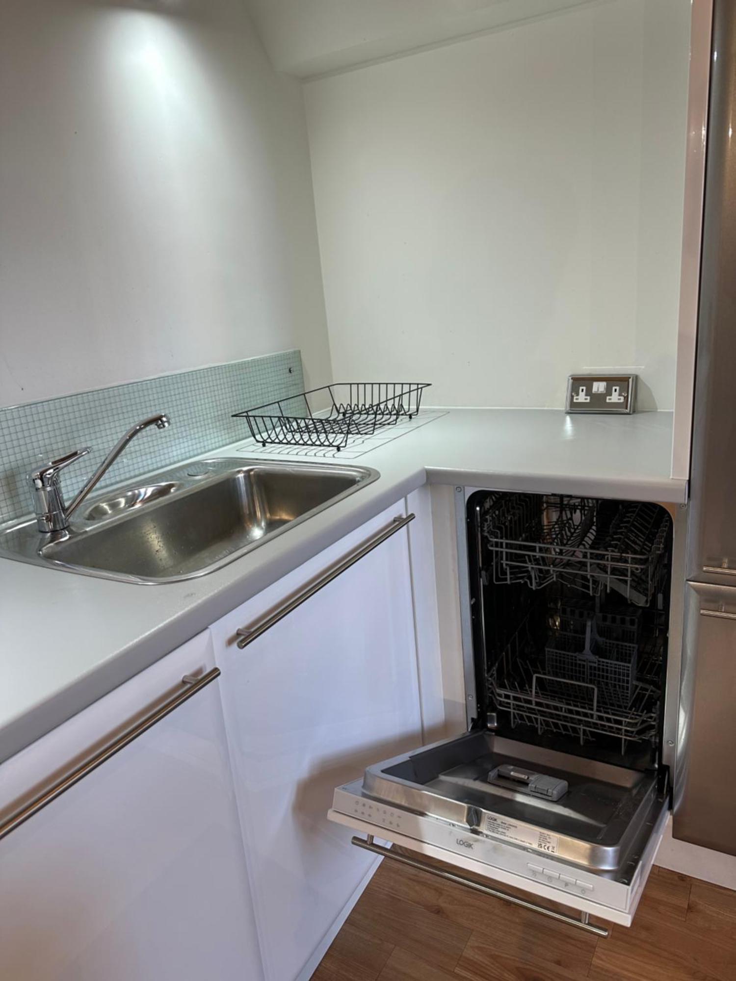 Centre 3 Bedrooms With Parking * Ноттингем